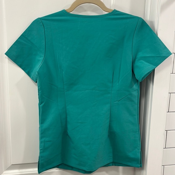 Mandala Scrubs 6 Pocket Top Women’s Size XXS Surgical Green NWT Woven Equa-Tek - Picture 2 of 9